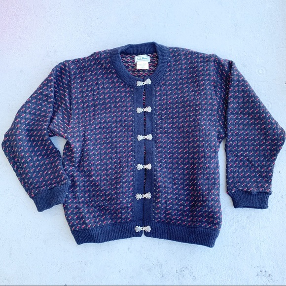 L.L. Bean Sweaters - L.L. Bean Chunky Knit Navy Silver Claps Cardigan!